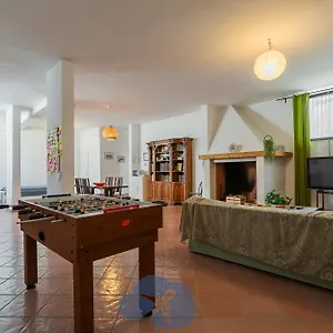  Apartment Airport House